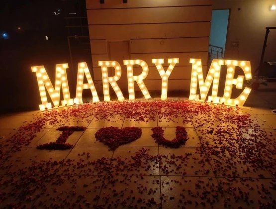 Marry Me Stand Light Decor