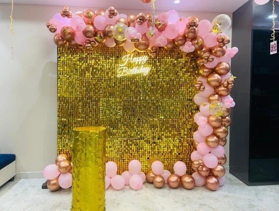 Sequin Panel Golden Balloons Decor